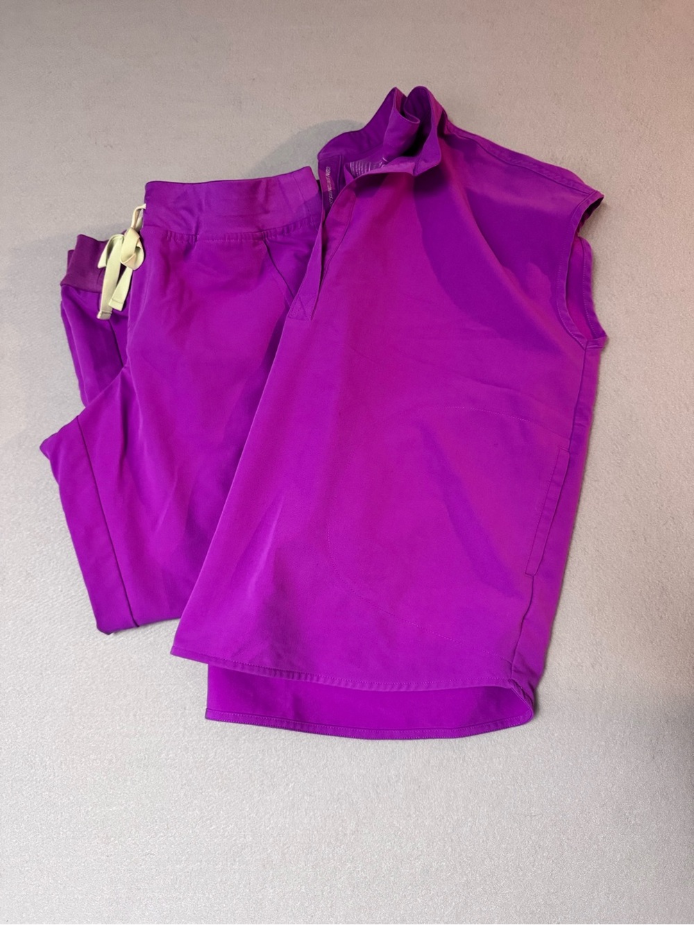 Figs Women's Two-Piece Purple Scrub Set Size Large